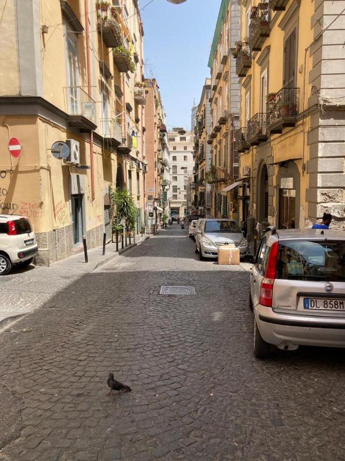 A Casa Di Nonna Ida, Nel Cuore Pulsante Di Napoli Exterior foto