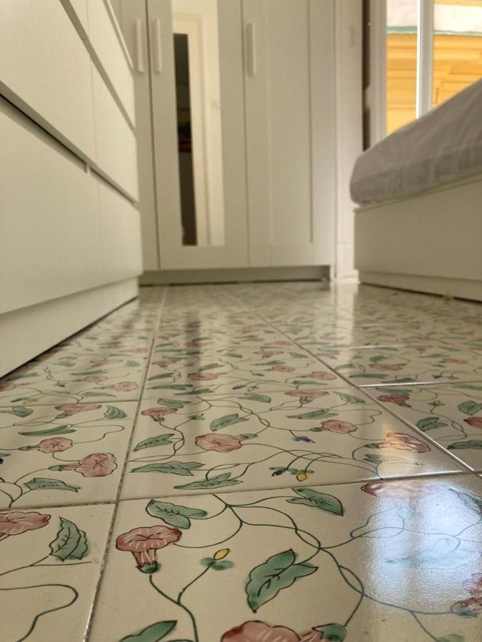 A Casa Di Nonna Ida, Nel Cuore Pulsante Di Napoli Exterior foto